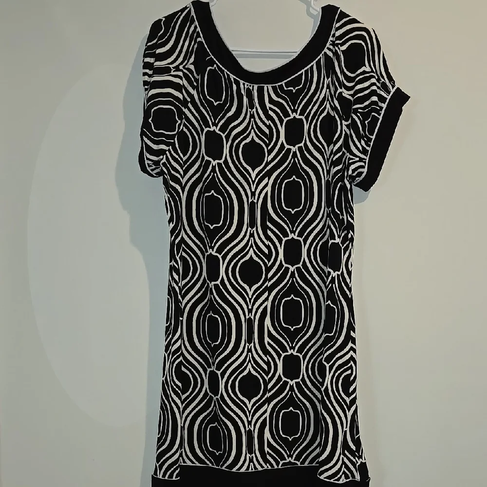 Enfocus Studio Black and White Patterned Dress - Picture 4 of 5